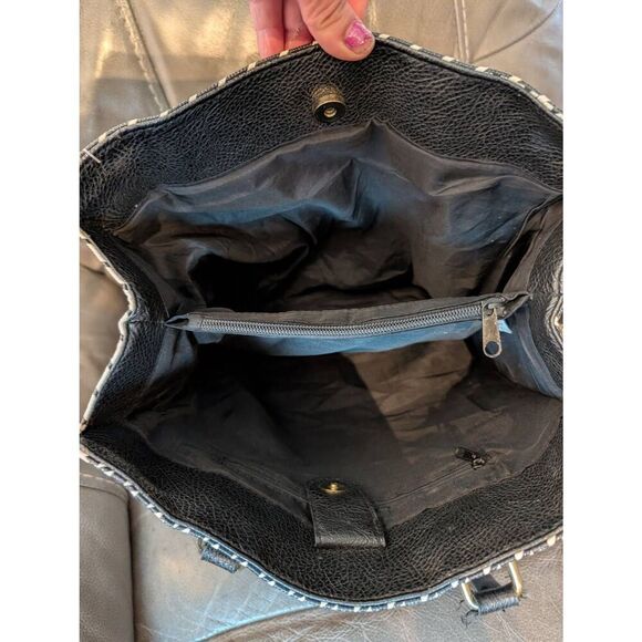 Houndstooth print vegan leather shoulder bag - Picture 8 of 8